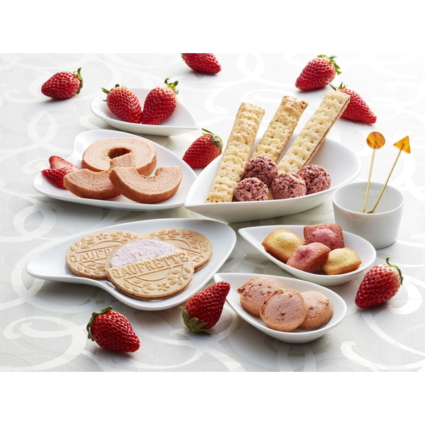 【最短発送可能】あまおう苺バウムクーヘン&プチガトー　ギフトボックス