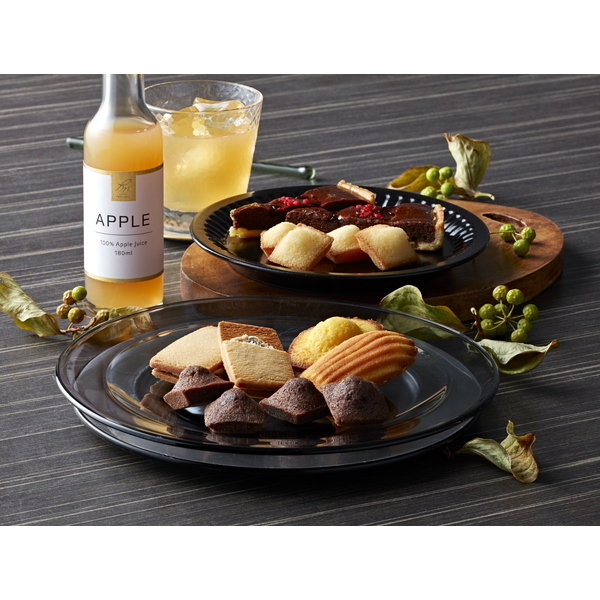 [パティスリー プチメルシ]フルーツドリンク&ガトーセレクション