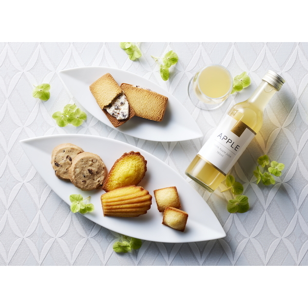 パティスリー プチメルシ　フルーツドリンク＆ガトーセレクション